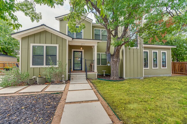 Building Photo - 211 Gibson