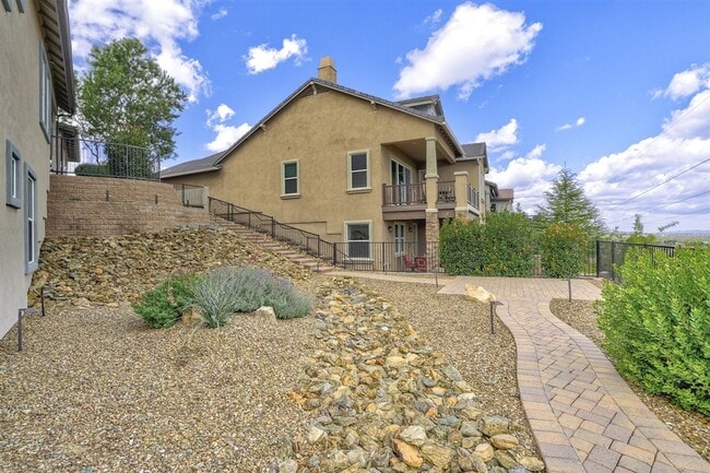 Building Photo - 1478 Varsity Dr