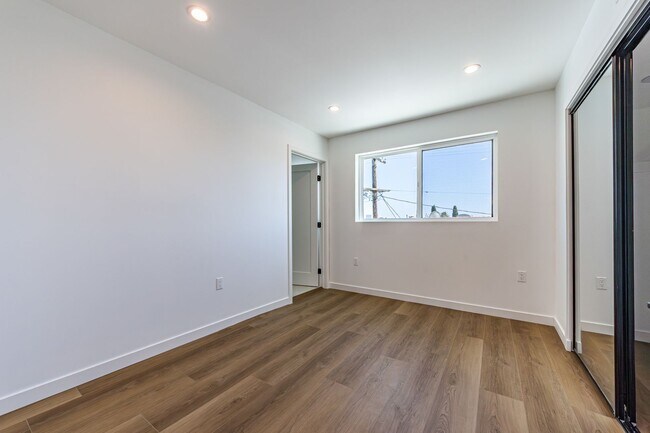 Building Photo - 5506 Barton Ave