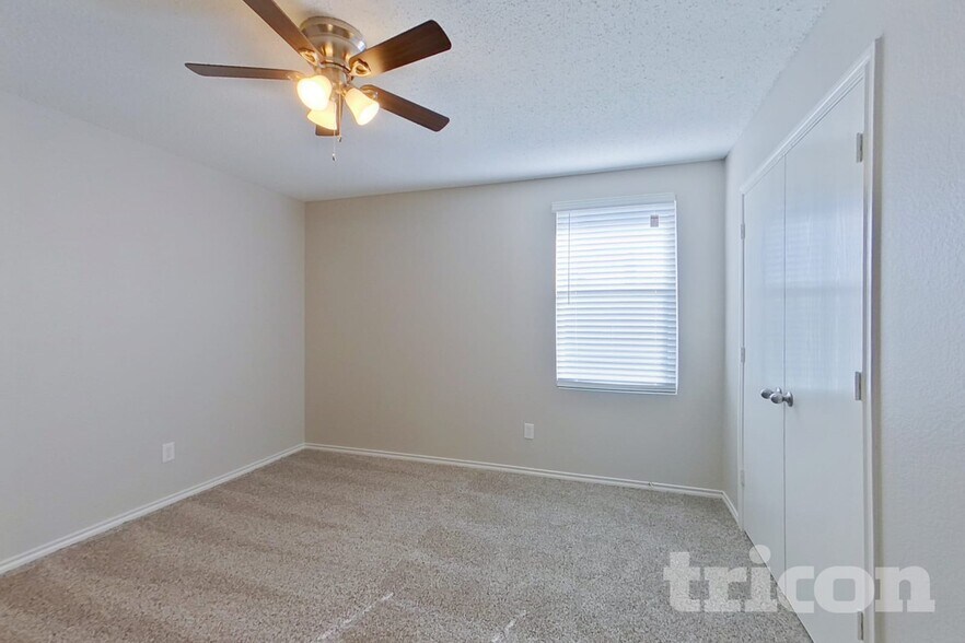 Building Photo - 16616 Jasmine Springs Dr