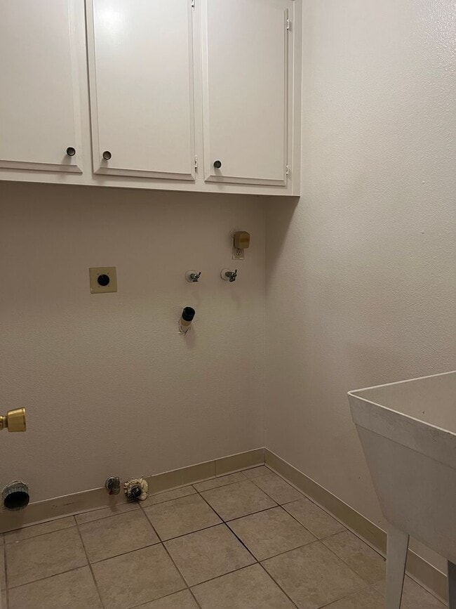 Building Photo - BEAUTIFUL 4 BEDROOM W/POOL IN FAIR OAKS!!