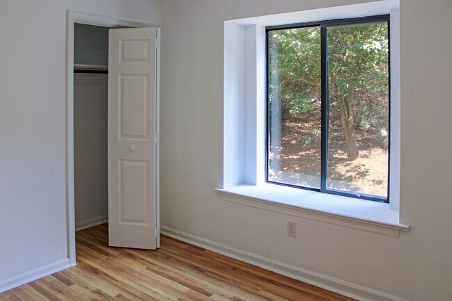 Building Photo - 42 Waterwheel Dr