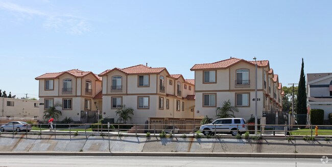 Building Photo - 4951 Rosemead Blvd