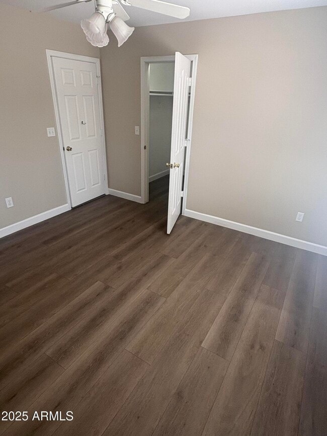 Building Photo - 918 S San Joaquin Ct