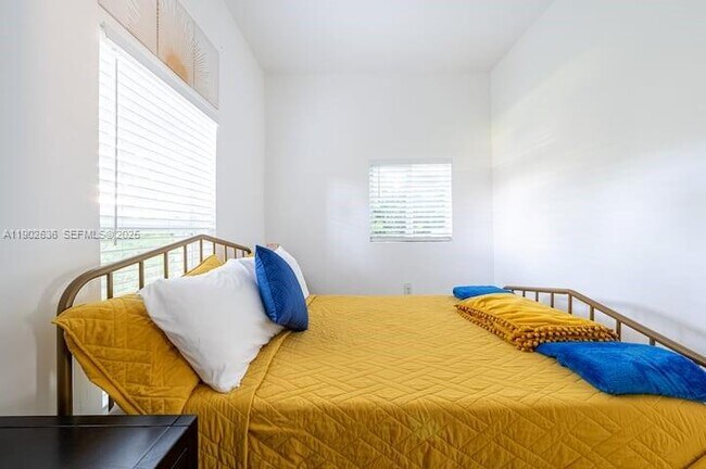 Building Photo - 8028 NW 5th Ct