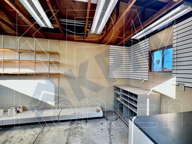 Building Photo - 2331 Shropshire Ct