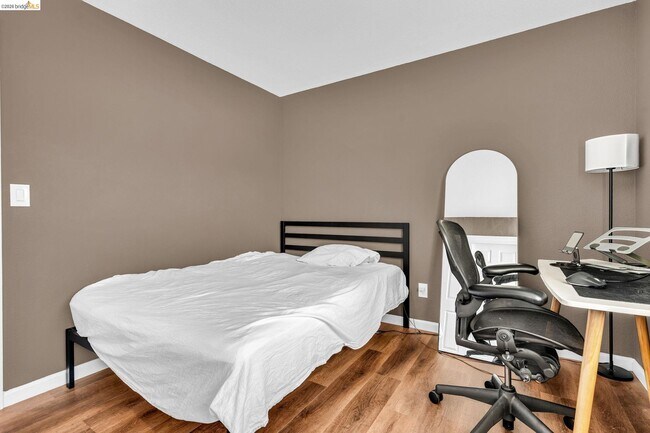 Building Photo - 2451 Cherry Hills Dr