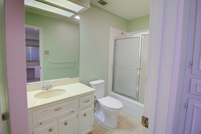 Building Photo - Windmill Hill Patio Home