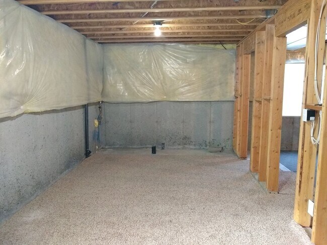 Building Photo - 3528 Newland Loop