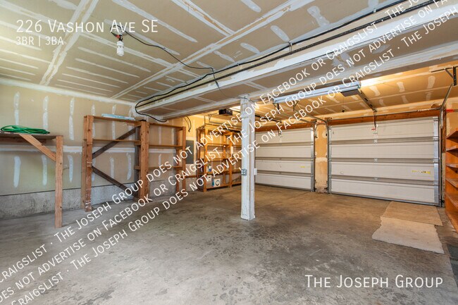 Building Photo - 226 Vashon Ave SE