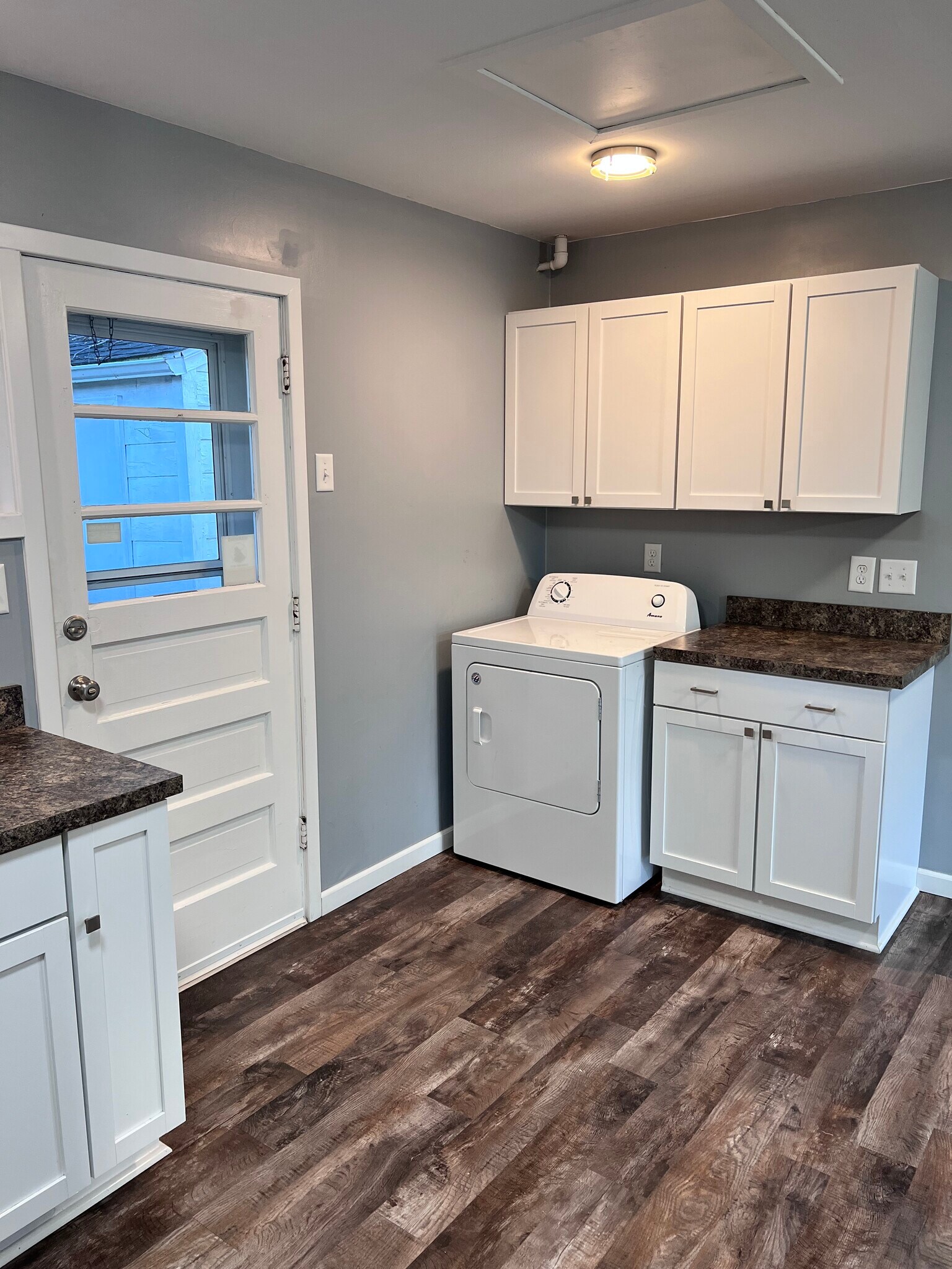 Building Photo - 4204 Woodvale Dr
