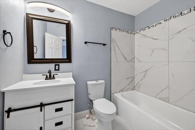 Building Photo - 15775 N Miami Ave