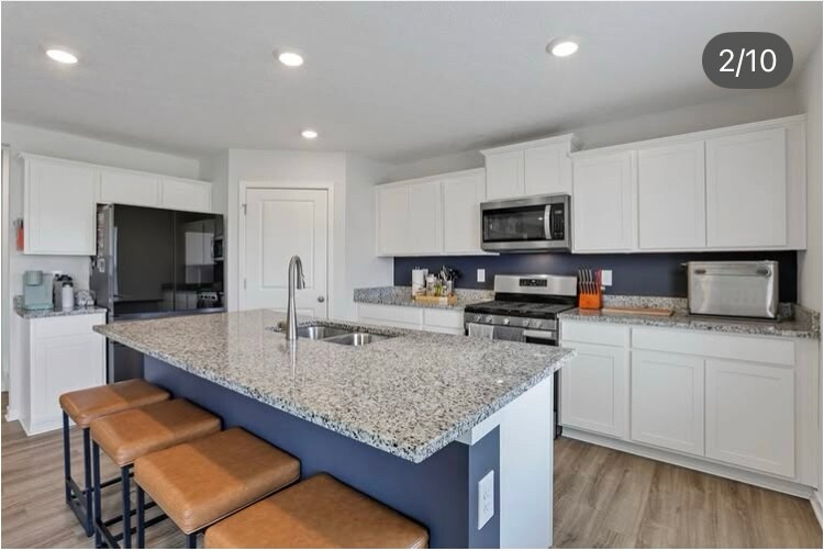 Building Photo - 380 Trinity Wy E