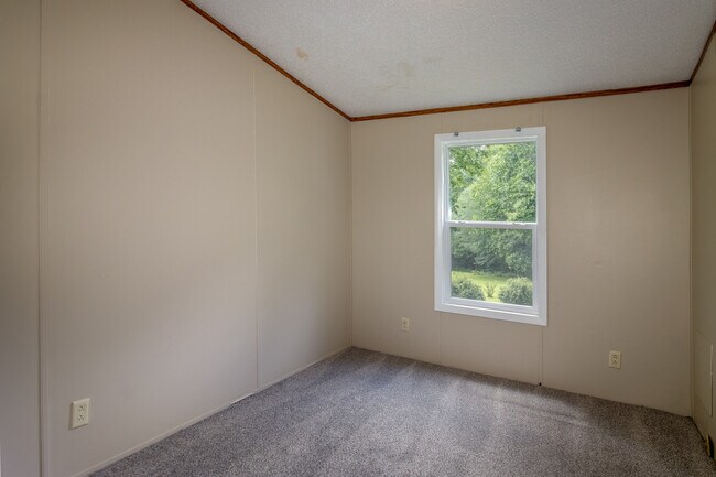 Building Photo - 60 Brooklane Dr