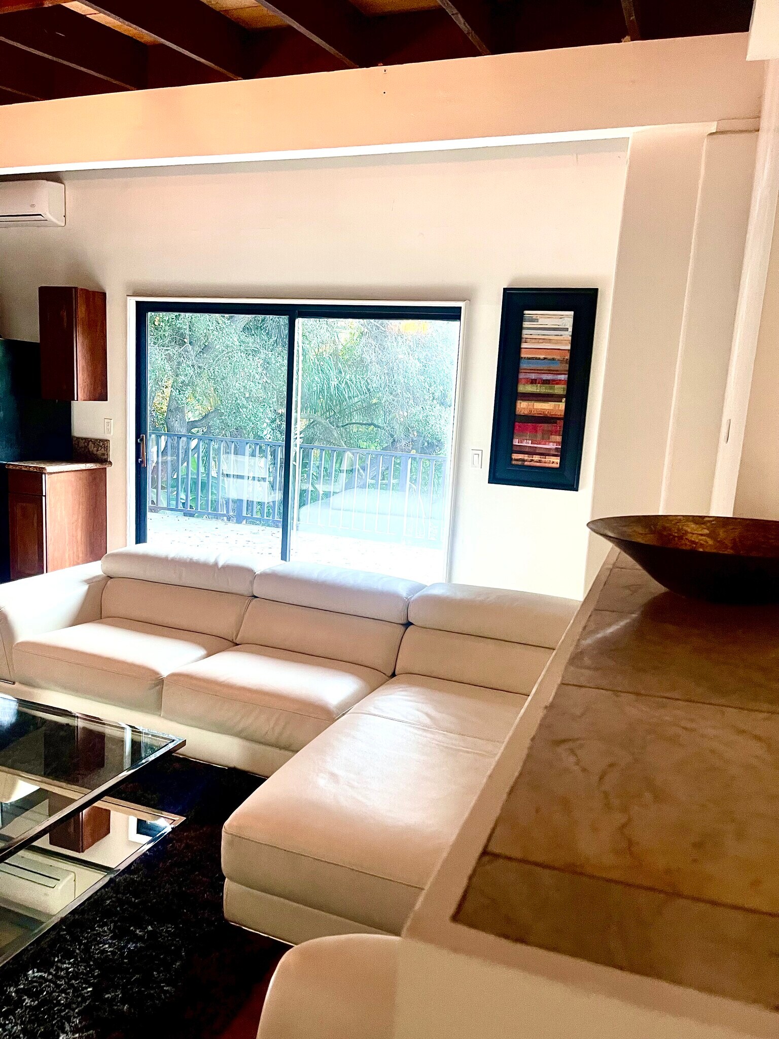 living room over looking deck - 2366 Nichols Canyon Rd