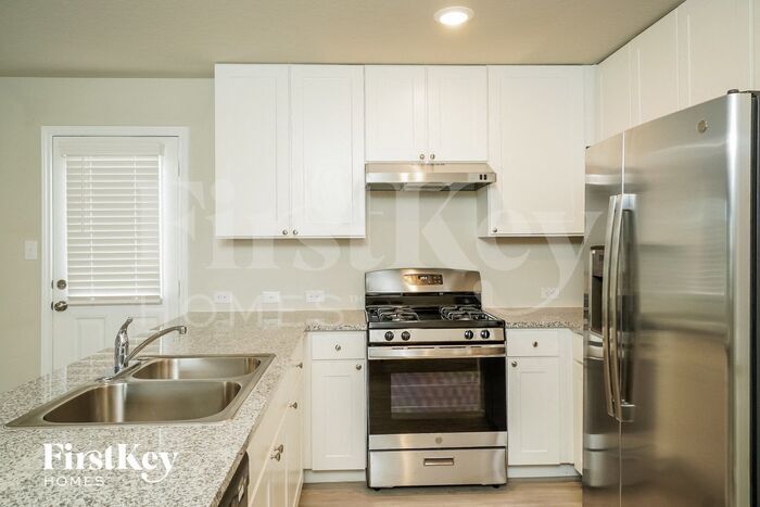 Building Photo - 9806 Littleton Grist