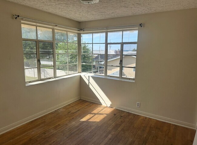 Building Photo - cc0216