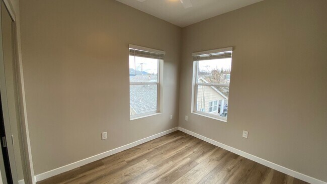Building Photo - NEW (2023)!! 4BD/2BA on 62nd!!