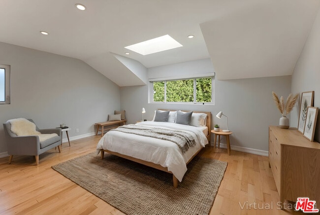 Building Photo - 1617 Roscomare Rd