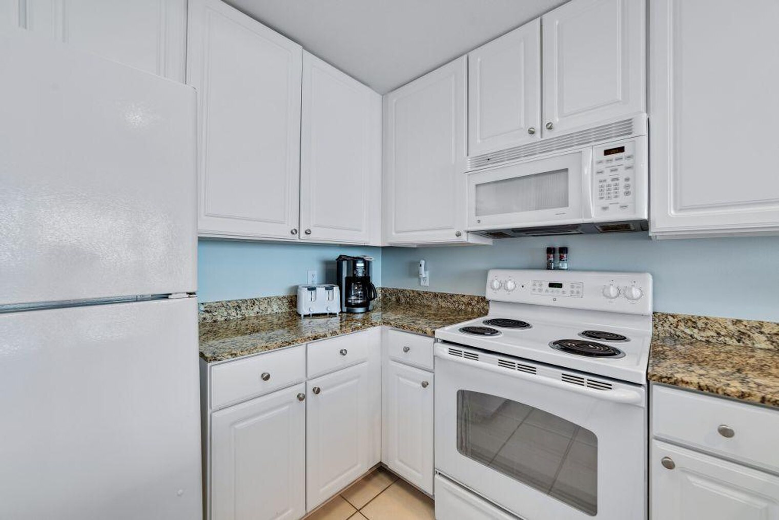 Building Photo - 455 E Beach Blvd