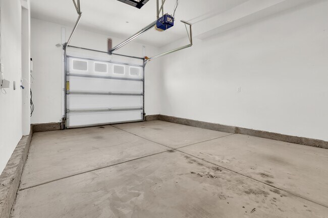 Building Photo - 4822 Brookside Ave