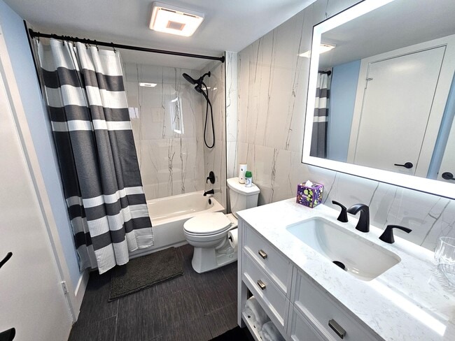 Building Photo - 1357 NE Ocean Blvd