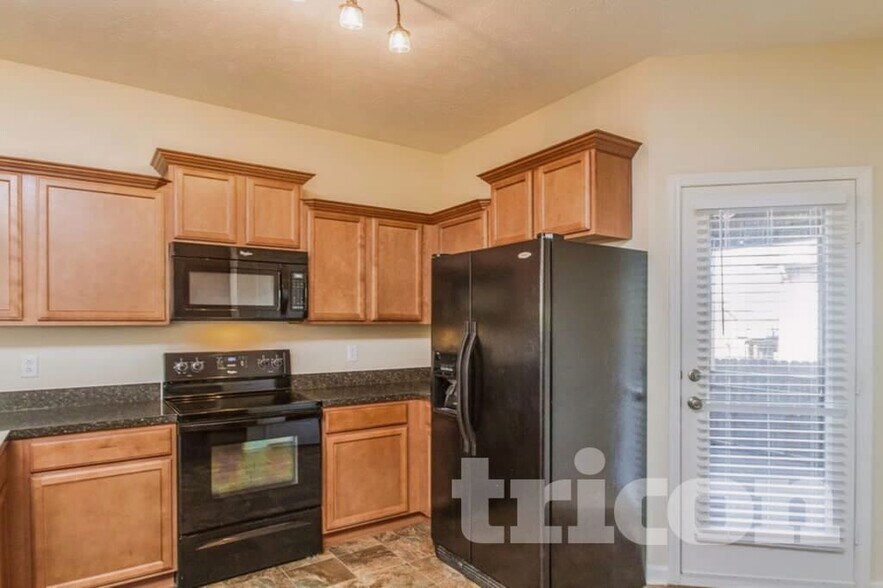 Building Photo - 1712 Colyn Avenue