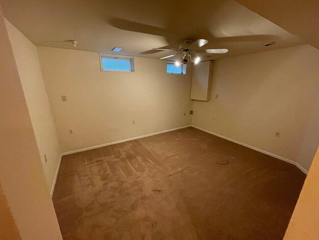 Building Photo - SINGLE FAMILY HOME.