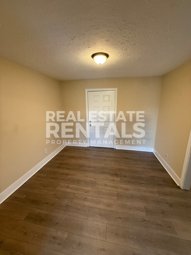 Building Photo - 504 Pearl St