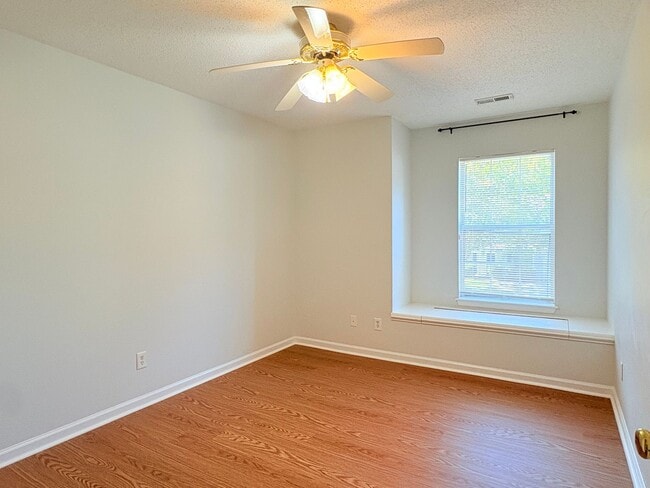 Building Photo - 110 Amelia Ct