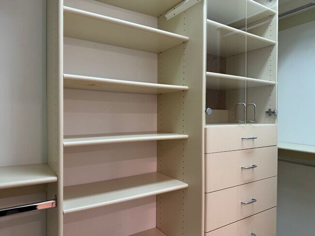 Building Photo - Resort-Style Phoenix Home with Pool, Outdo...