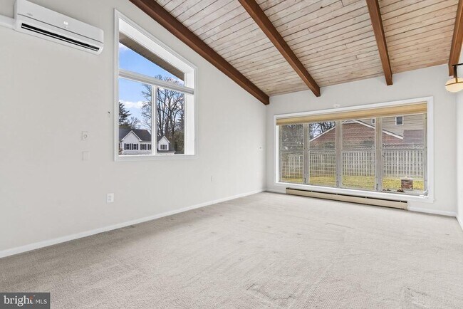 Building Photo - 7609 Woodridge Cir