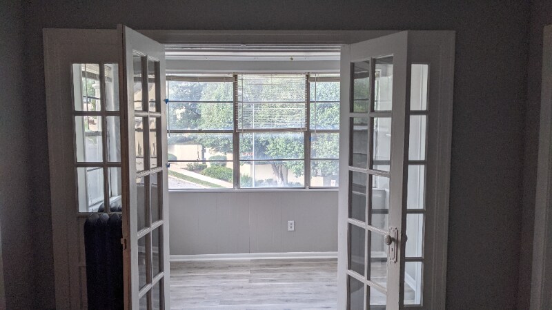 Building Photo - 131-133 E 46th St