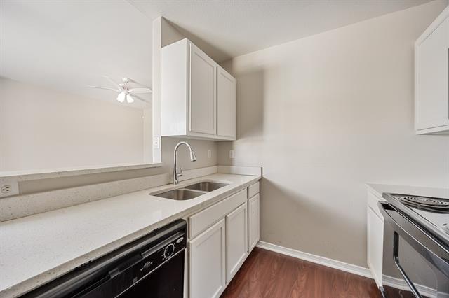 Building Photo - 303 Kings Way Dr