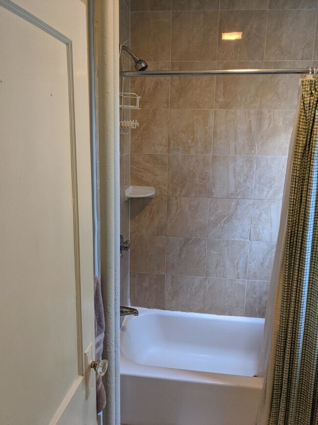 Building Photo - 110 Brainerd Rd