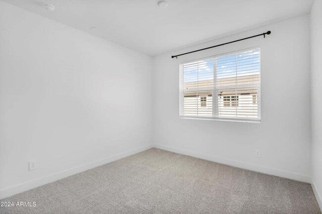 Building Photo - Luxurious Condo in Sterling Grove