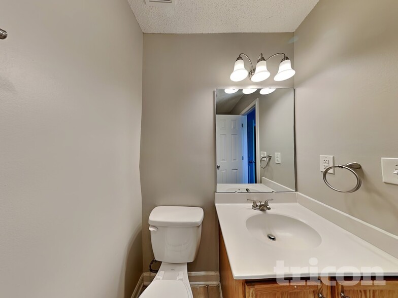 Building Photo - 1027 Alston Hill Dr