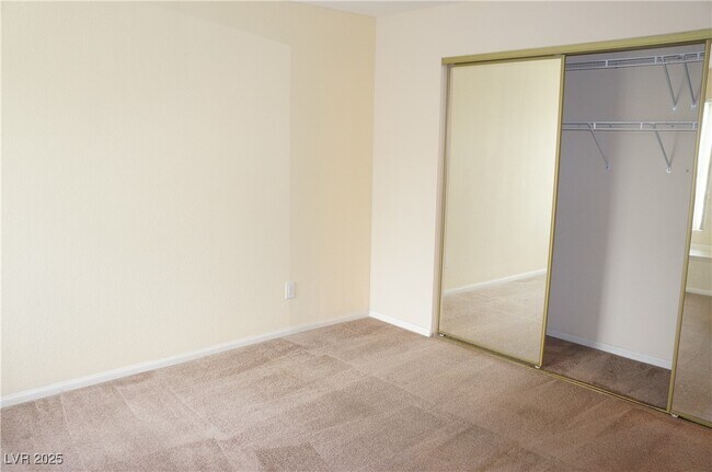 Building Photo - 3145 E Flamingo Rd