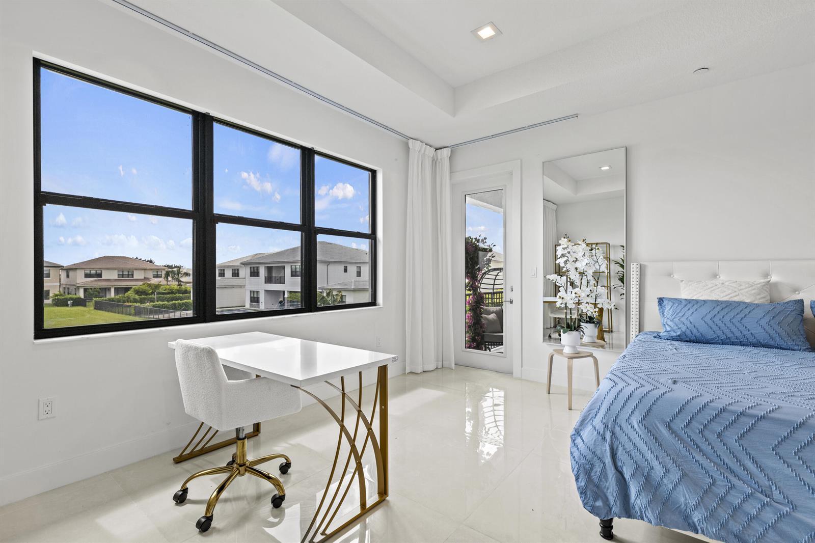 Building Photo - 12884 Wingspan Ct