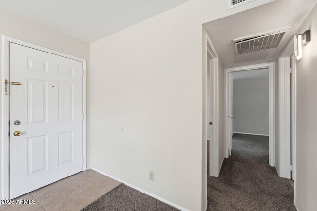 Building Photo - 16657 E Gunsight Dr