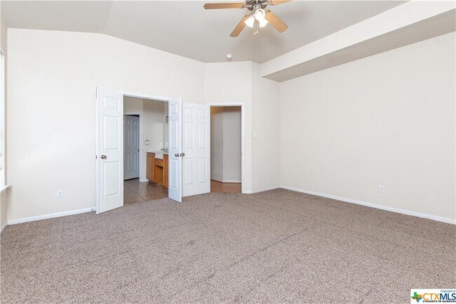 Building Photo - 2122 Modoc Dr