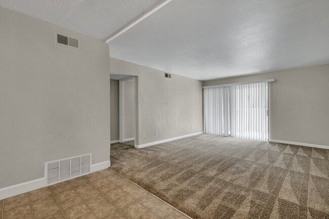 Building Photo - 3140 Van Teylingen Dr