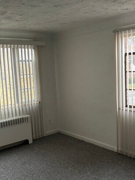 Living Room - 2340 Losantiville Ave