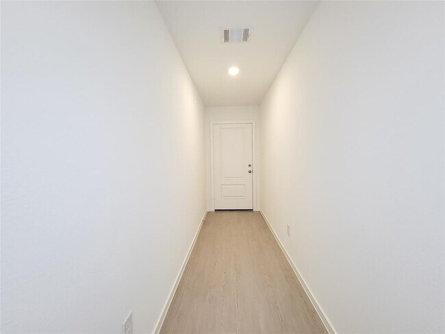 Building Photo - 6 Riverwood Circle Ct