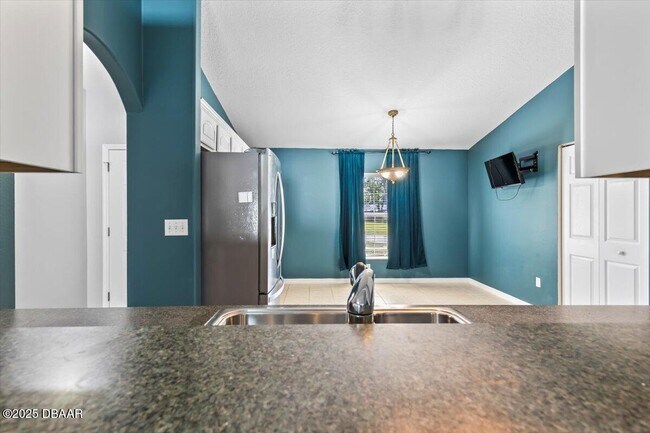 Building Photo - 39 Whitcock Ln