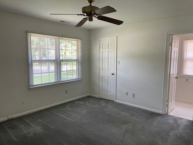 Building Photo - Wolfsnare Acres