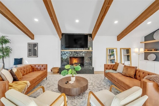 Building Photo - 2100 Apricot Glen Dr