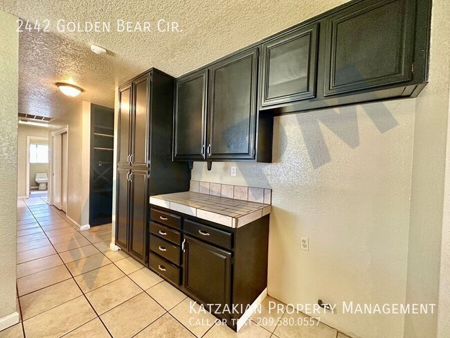 Building Photo - Single Story 3 Bedroom 2 Bath Golden Bear ...