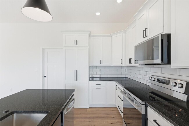 Building Photo - 14591 Wellstead Dr