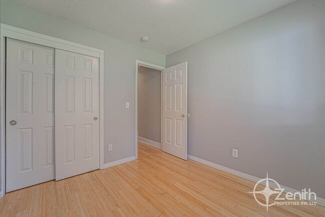 Building Photo - 2819 NE 54th St